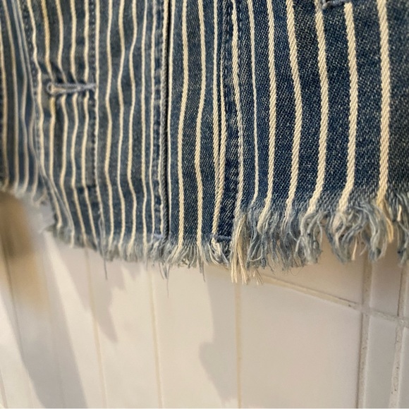 Blank NYC Evereve women’s striped jean jacket with distressed fringe bottom - Picture 3 of 6